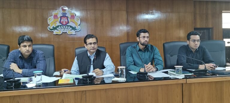 ಮಹತ್ವಾಕಾಂಕ್ಷೆ ಜಿಲ್ಲೆ ಪ್ರಗತಿ ಪರಿಶೀಲನಾ ಸಭೆ ಯೋಜನೆಯ ಕಾರ್ಯಕ್ರಮಗಳನ್ನು ಉತ್ತಮ ರೀತಿಯಲ್ಲಿ ಅನುಷ್ಠಾನಗೊಳ್ಳಿಸಿ; ಜಂಟಿ ಕಾರ್ಯದರ್ಶಿ ಸಮೀರ್ ಶುಕ್ಲಾ