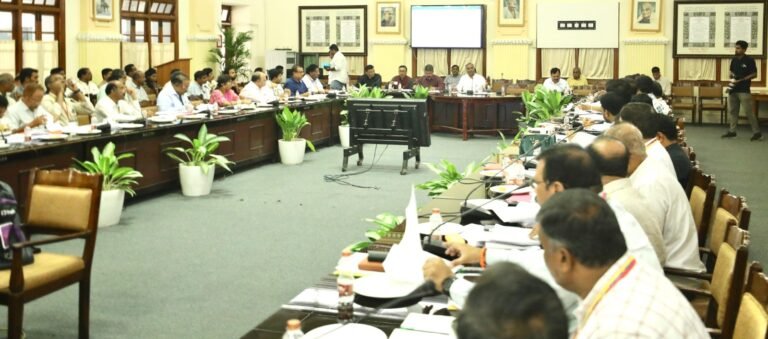 ಕಲ್ಯಾಣಪಥ ಪ್ರಗತಿಪಥ ರಸ್ತೆ ನಿರ್ಮಾಣದಲ್ಲಿ ಗುಣಮಟ್ಟ ಕಾಪಾಡಲು ಸಚಿವ ಪ್ರಿಯಾಂಕ್ ಖರ್ಗೆ ಅವರಿಂದ ಎಂಜನಿಯರುಗಳಿಗೆ ನಿರ್ದೇಶನ