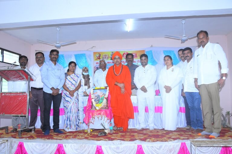 ವೀರ ವನಿತೆ ಕಿತ್ತೂರು ರಾಣಿ ಚೆನ್ನಮ್ಮ , ಅವರ ಮೂರನೇ ವರ್ಷದ&nbsp; ಜಯಂತೋತ್ಸವ ಕಾರ್ಯಕ್ರಮವು ಹಮ್ಮಿಕೊಳ್ಳಲಾಯಿತು